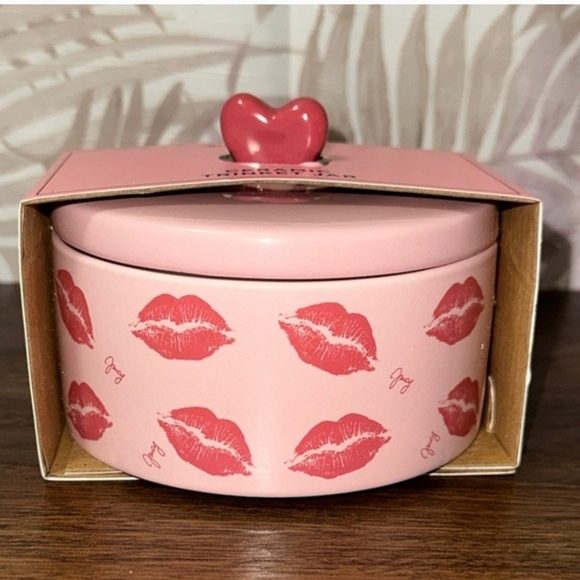 Juicy Couture Pink Lips Ceramic Trinket Jar - Picture 4 of 4